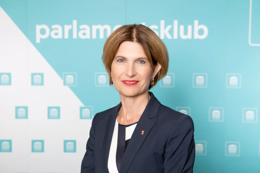 Dr. Andrea Eder-Gitschthaler